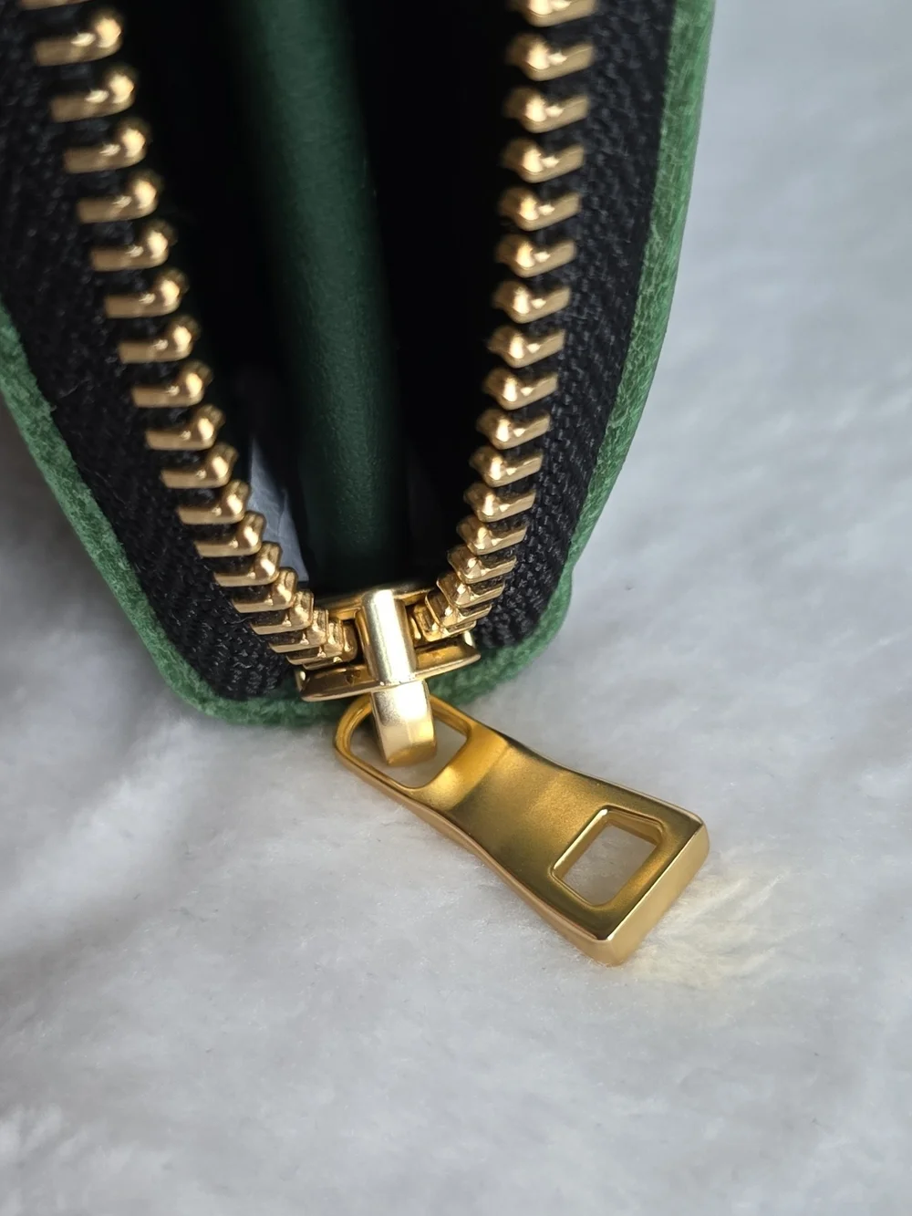 Portland Leather minimal grain